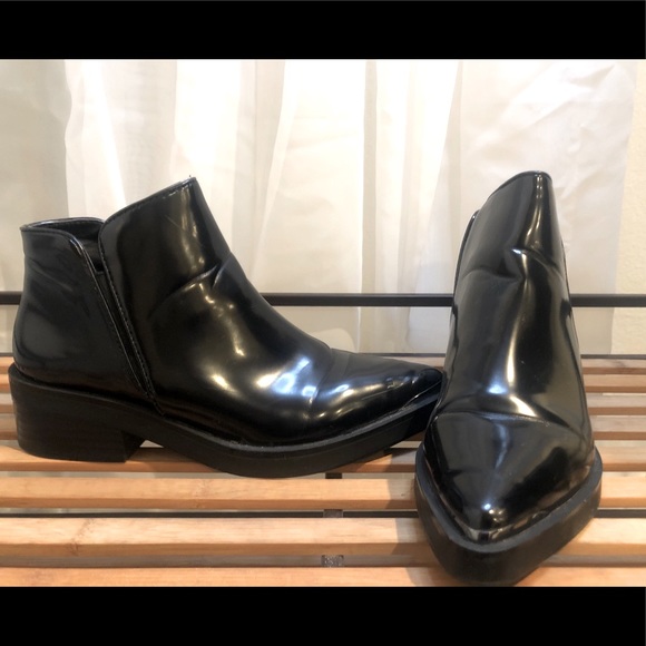 Zara Shoes - Zara Chelsea Boots